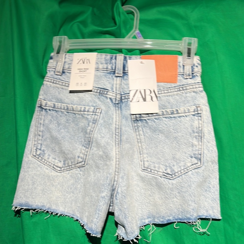 Zara High Rise Short - Picture 2 of 5